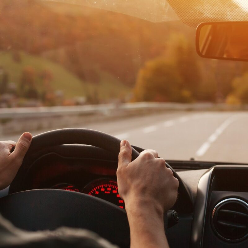 How To Drive Top 10 Driving Tips for Beginners.jpg.thumb .1280.1280